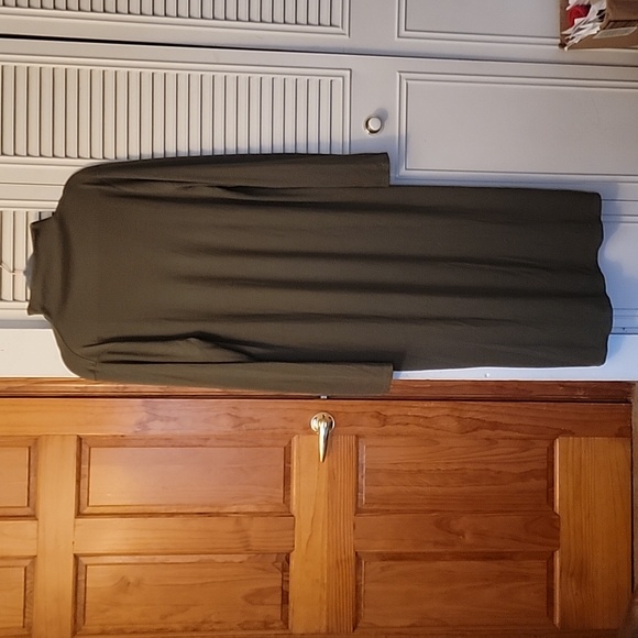 Ribbed Turtleneck Midi Dress - Picture 4 of 10